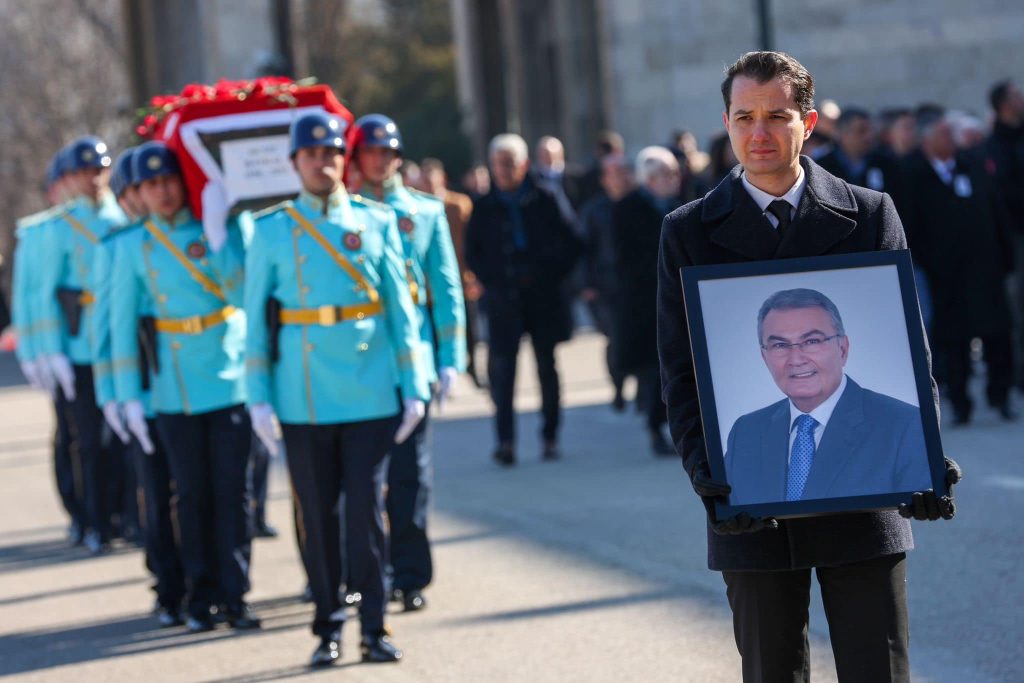 Önceki Genel Başkanımız Sayın Deniz Baykal’ı Son Yolculuğuna Uğurluyoruz