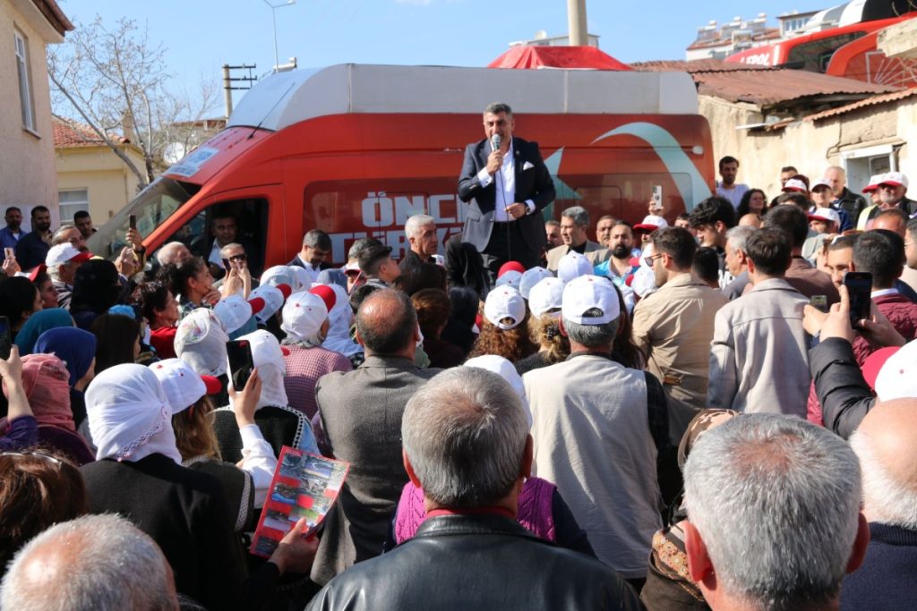 CHP Heyeti Vatandaşlarla Buluşmaya Devam Ediyor