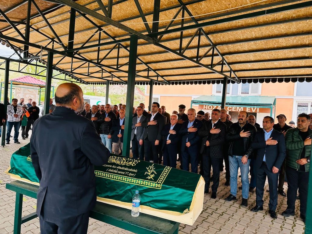 Ankara Milletvekilimiz Nihat Yeşil’in Vefat Eden Eniştesi Mehmet Tek’in Hozat’ta Cenaze Törenine Katıldık