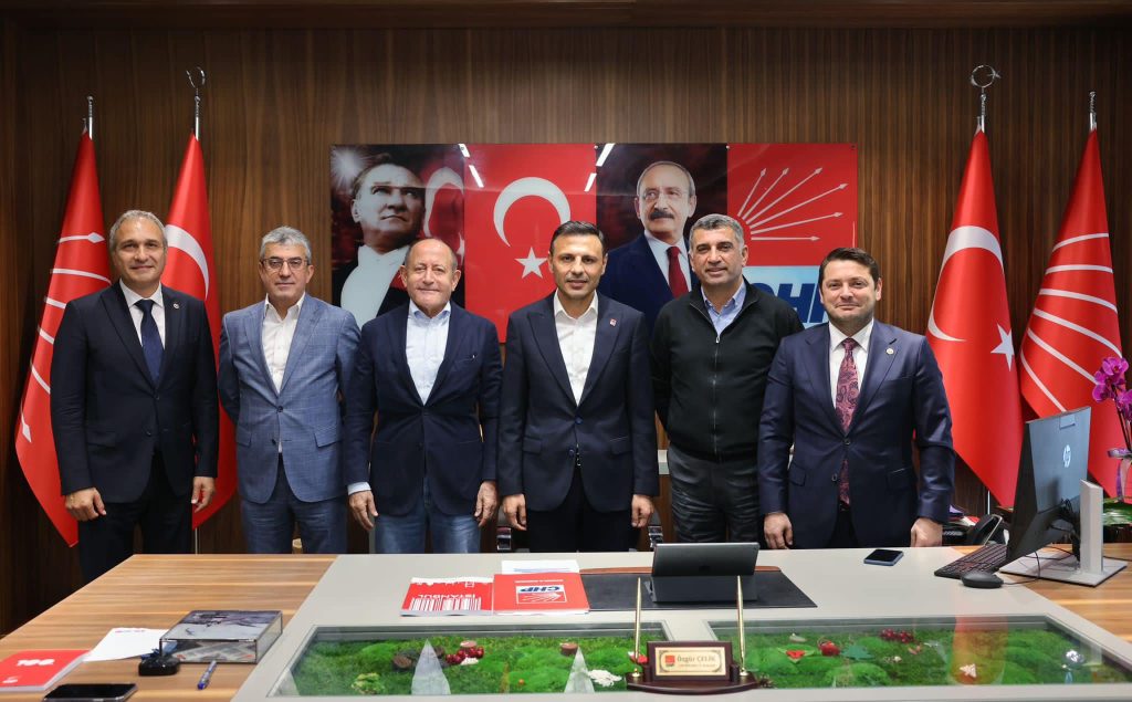 Cumhuriyet Halk Partimizin İstanbul İl Başkanı seçilen Özgür Çelik’i ziyaret ettik.