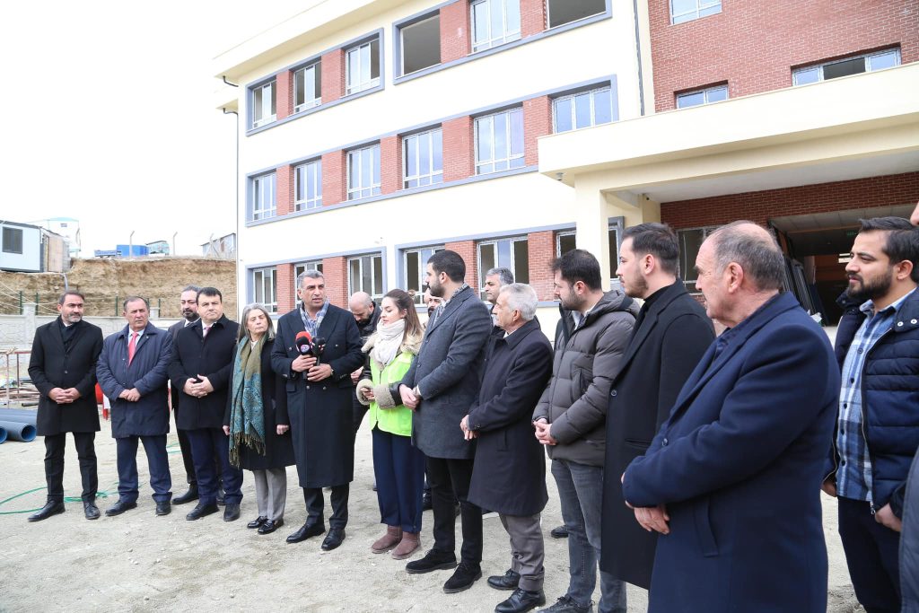 CHP heyetimizle birlikte Ankara Büyükşehir Belediyesi Tarafından Yapımı Son Aşamaya Gelen Ankara Ortaokulu’nda İncelemelerde Bulunduk.