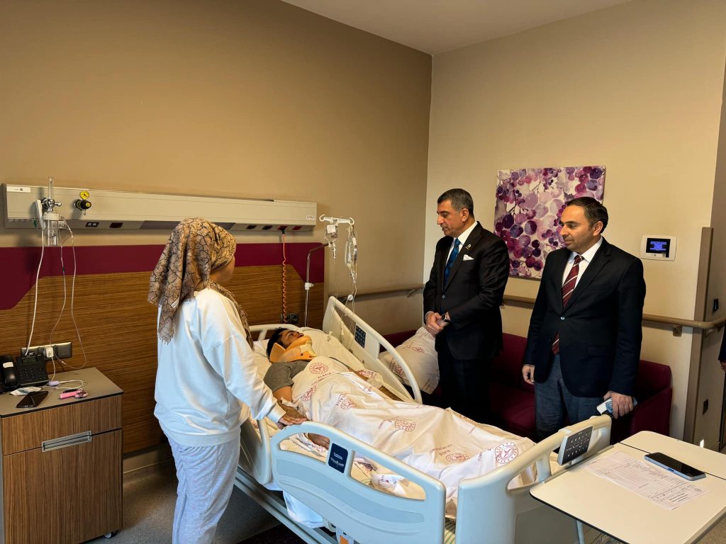 Göçük Altında Kalan Madencilerimizi Tedavi Gördükleri Fethi Sekin Şehir Hastanesi’nde Tekrar Ziyaret Ettik.