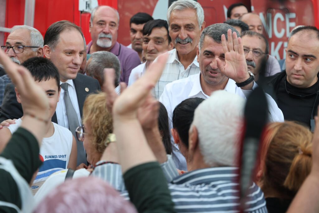 Bizleri Büyük Bir Coşkuyla Karşılayan Tüm Hemşehrilerime Teşekkür Ederiz.