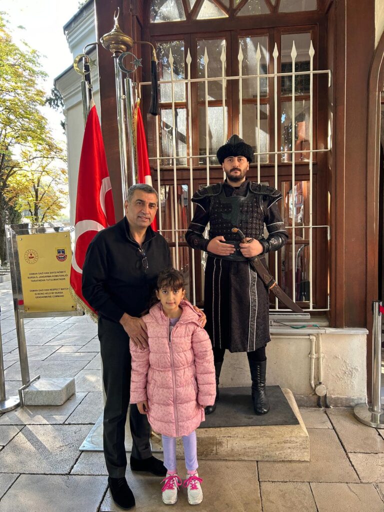 Güne Bursa’da Osman Gazi’nin Türbesini Ziyaret ederek başladık.