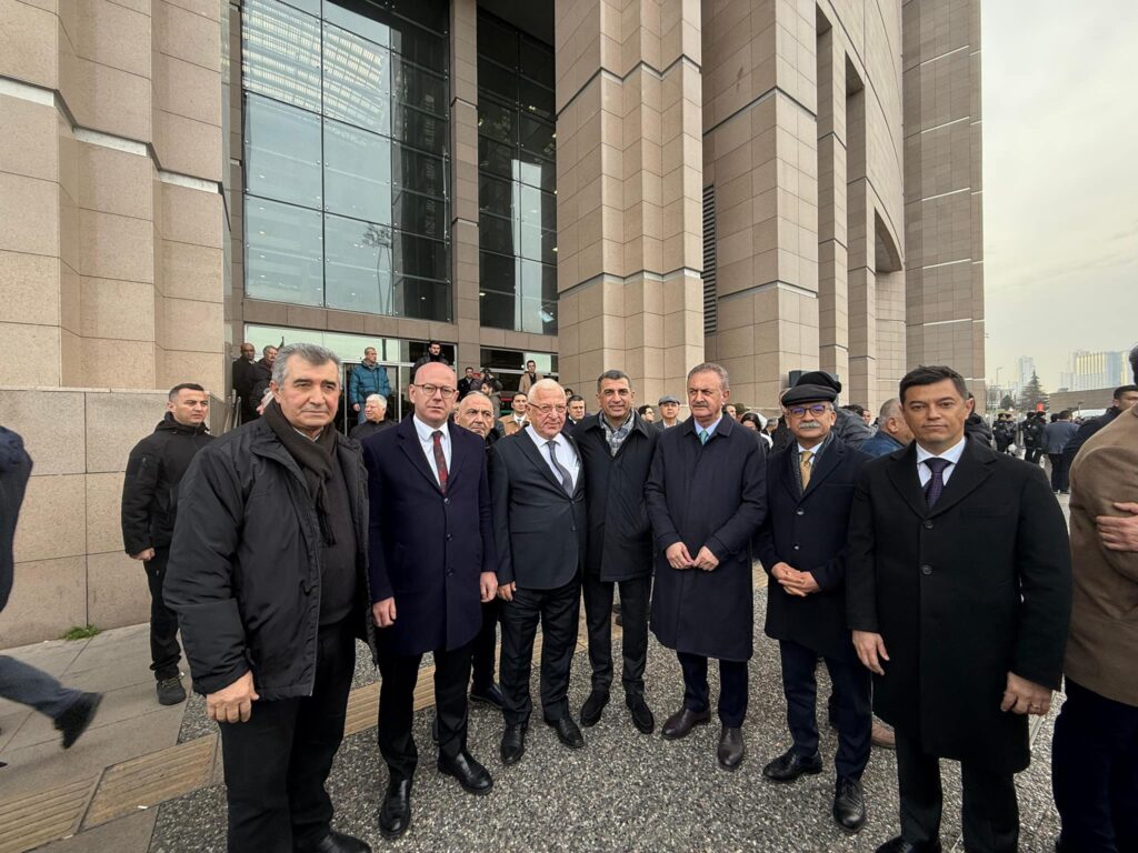 Hukukun Üstünlüğüne, Demokrasiye Ve Adalete Sahip Çıkmak İçin İstanbul Büyükşehir Belediye Başkanımız Sayın Ekrem İmamoğlu’nun Yanında Çağlayan Adliyesindeyiz.