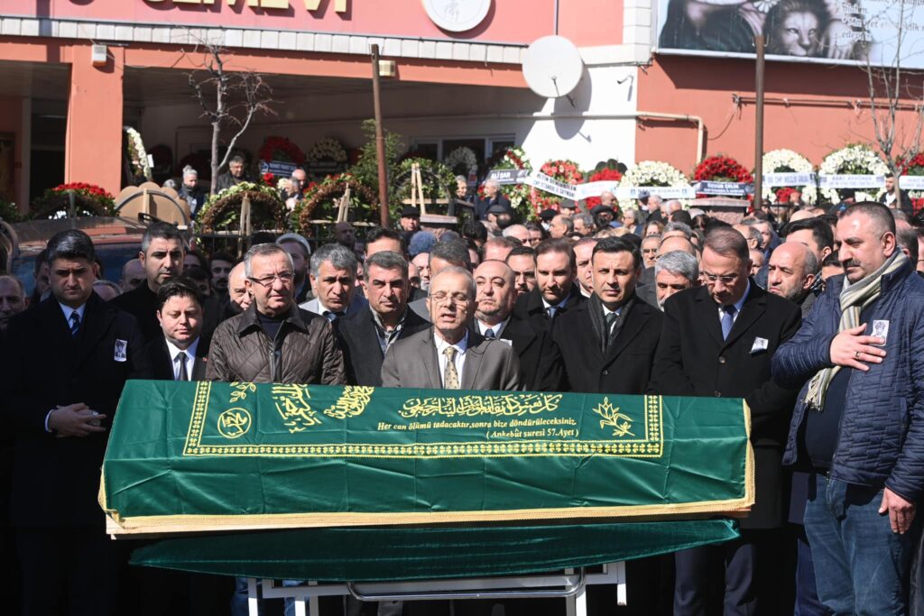 Değerli Dostum, İstanbul Büyükşehir Belediyesi Meclis Üyesi Metin Kaya’nın Kıymetli Babası Hüseyin Kaya’yı Ebediyete Uğurladık.