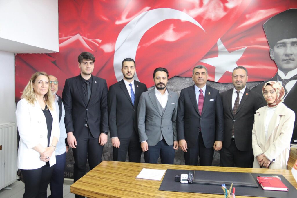 Zafer Partisi Elazığ İl Başkanı Onur Omrak’a ve beraberindeki heyete ziyaretleri dolayısıyla teşekkür ederim.