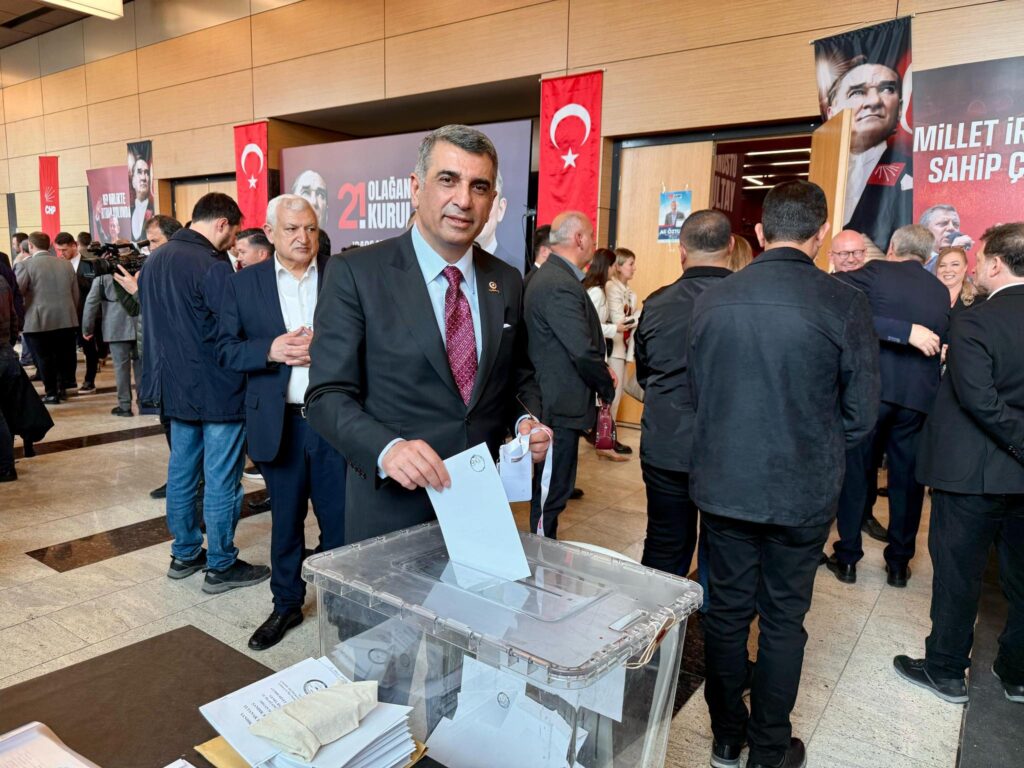 21.Olağanüstü Kurultayımızda, Genel Başkanımız Sayın Özgür Özel’e Oyumuzu Kullandık.