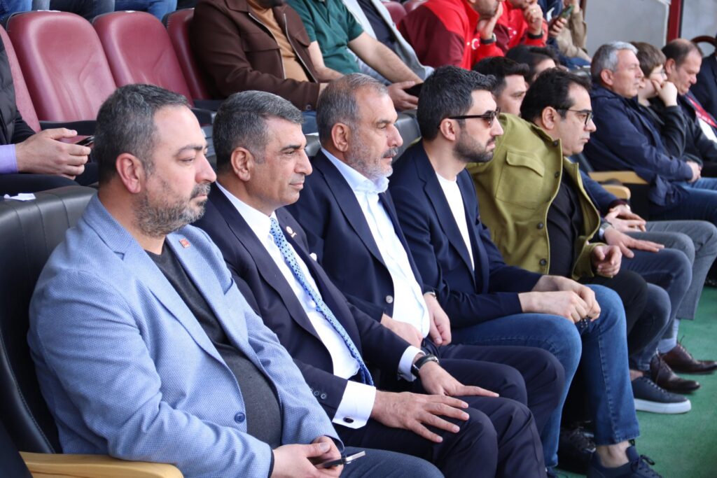 Teşekkürler Bizim Çocuklar, Yaşattığınız Bu Büyük Onur İçin!”
