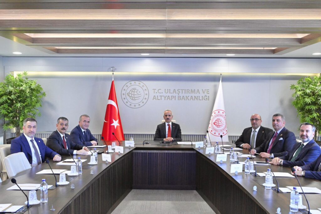 Ulaştırma ve Altyapı Bakanı Sayın Abdulkadir Uraloğlu’nu Ziyaret Ettik.