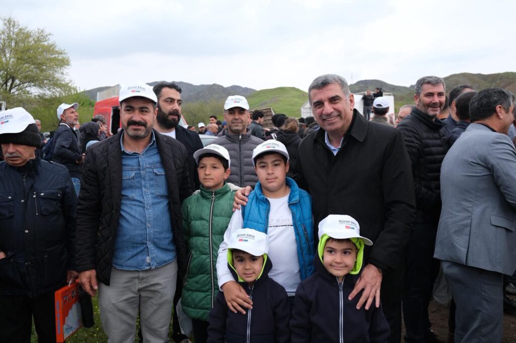 Hayat Gülümsemektir, Hemşehrilerimle.