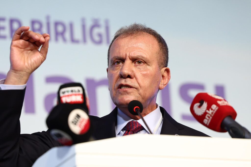 Türkiye Belediyeler Birliği Başkanlığı’na Seçilen Mersin Büyükşehir Belediye Başkanımız Sayın Vahap Seçer’i Gönülden Tebrik Ediyorum.