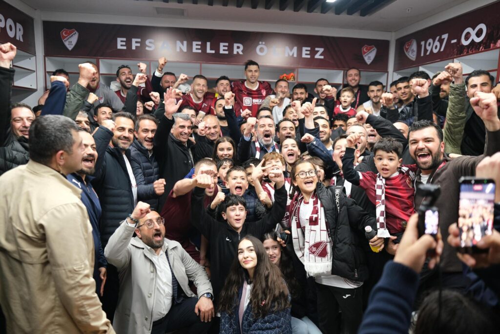 Biz büyük bir aileyiz.