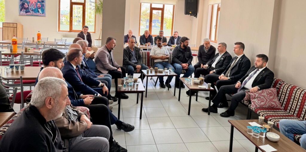 Vefat eden Paris Birlik Başkanımız merhum Nazım Ergin’in ailesine taziye ziyaretinde bulunduk.