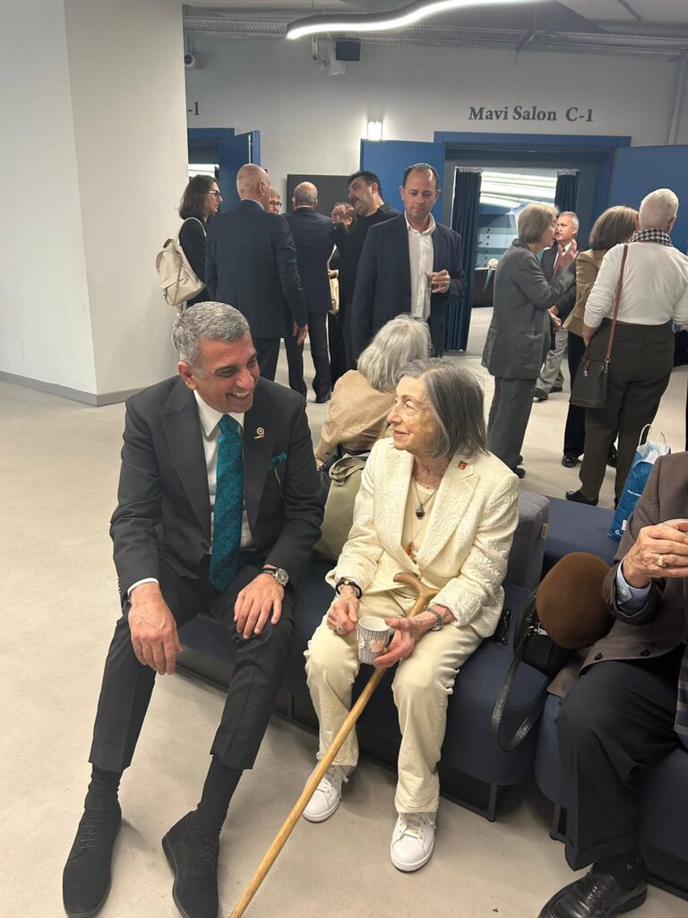 SHP Genel Başkanımız Prof. Dr. Erdal İnönü’yü Doğumunun 100. Yılında Saygı, Minnet Ve Özlemle Andık.